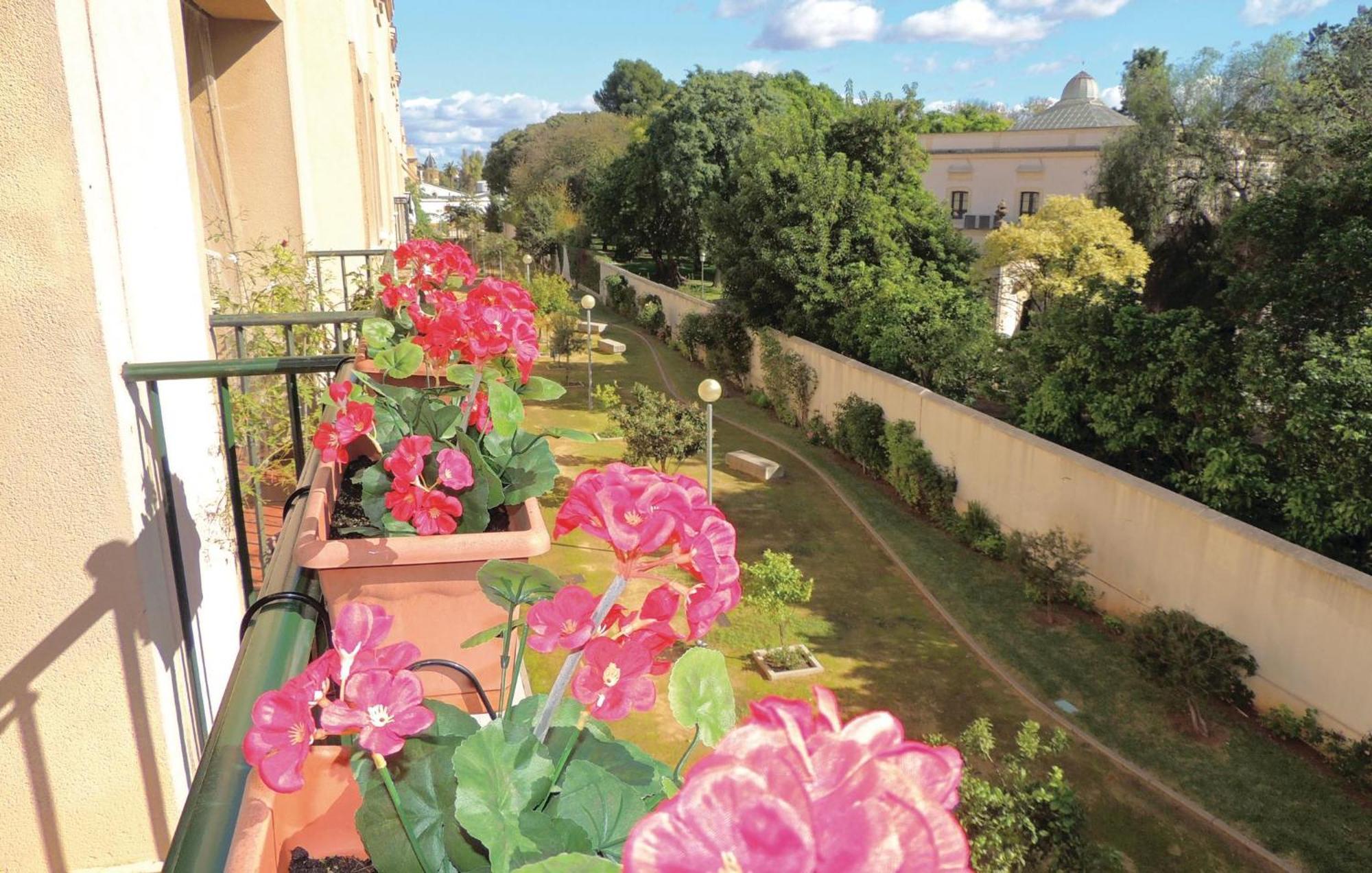 3 Bedroom Nice Apartment In Jerez De La Frontera Exterior foto